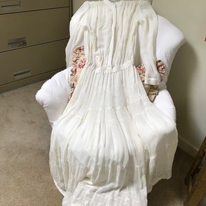 Off white dress w embroidery S us 4
